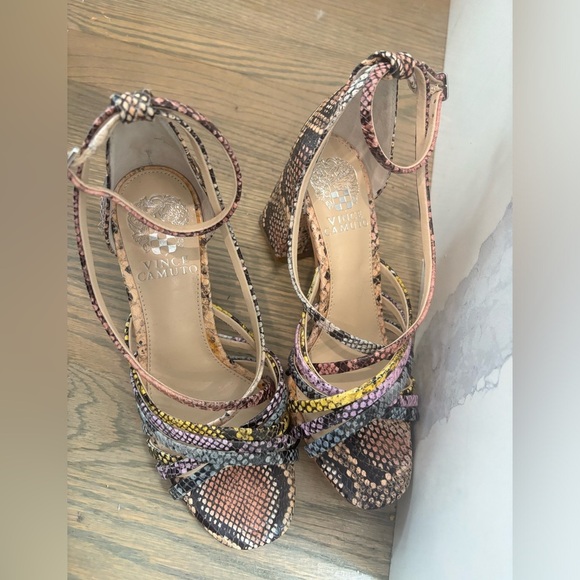 Vince Camuto Winvey Multi-Color Ankle Strap Block Heel size 6 - Picture 2 of 11